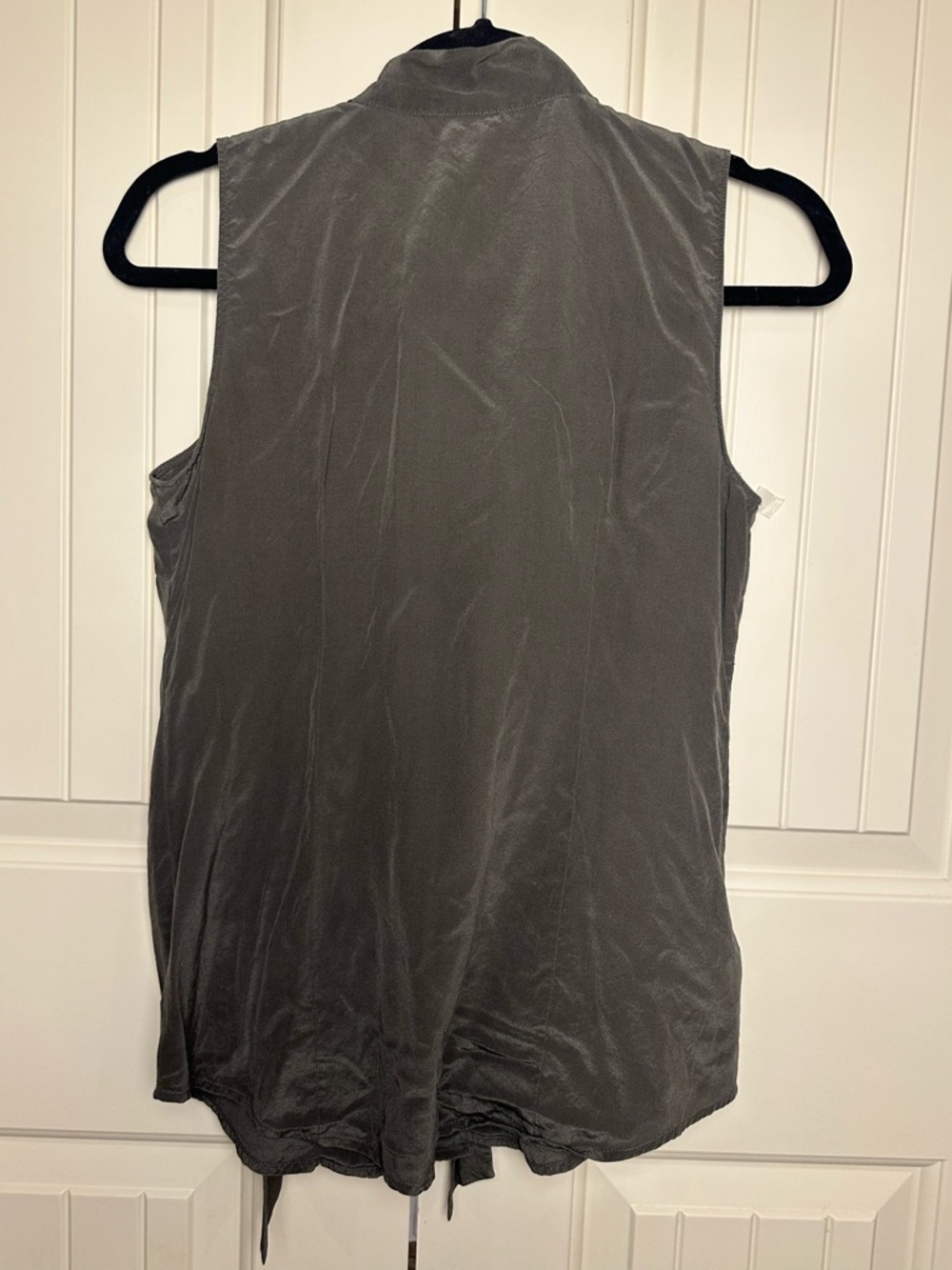 Ann Taylor Black Label Olive Green 100% Silk Sleeveless Blouse Top Tie Neck 8 - Picture 9 of 9